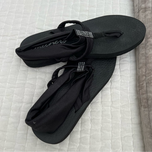 Skechers Black Women's Sandals, size 7 - Picture 4 of 7